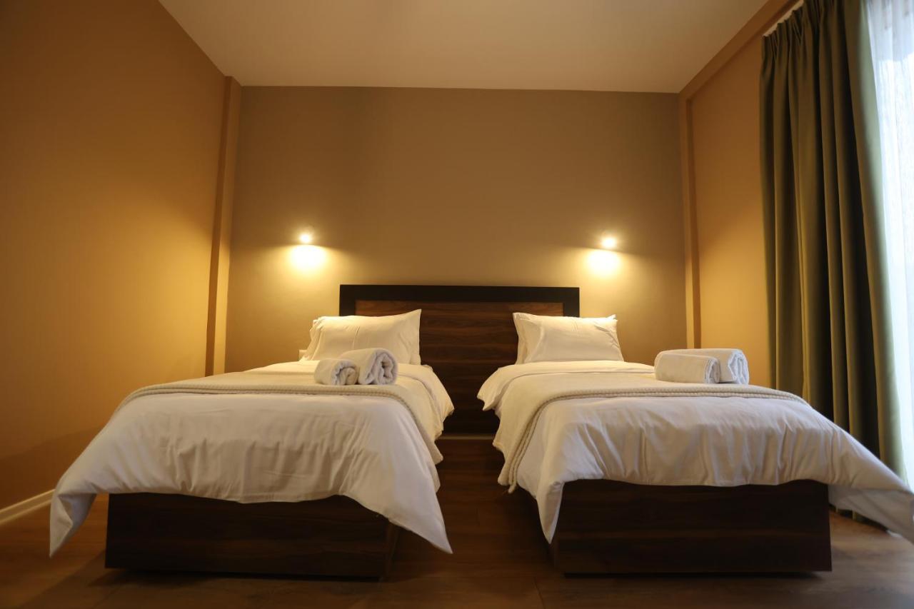 House Of Horses Shtepia E Kuajve Hotel Korce Exterior foto