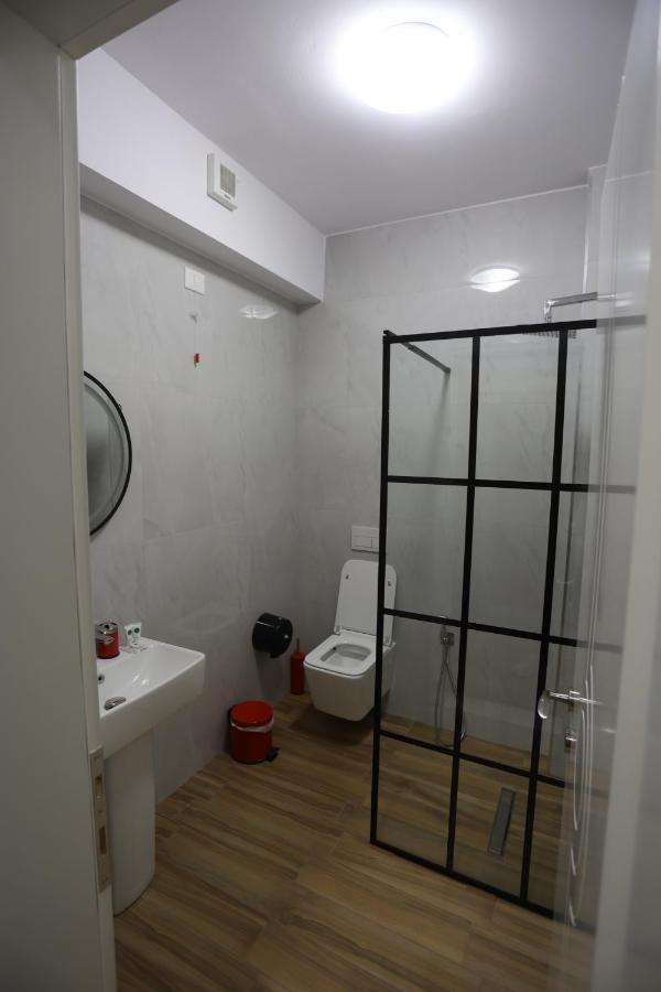 House Of Horses Shtepia E Kuajve Hotel Korce Exterior foto