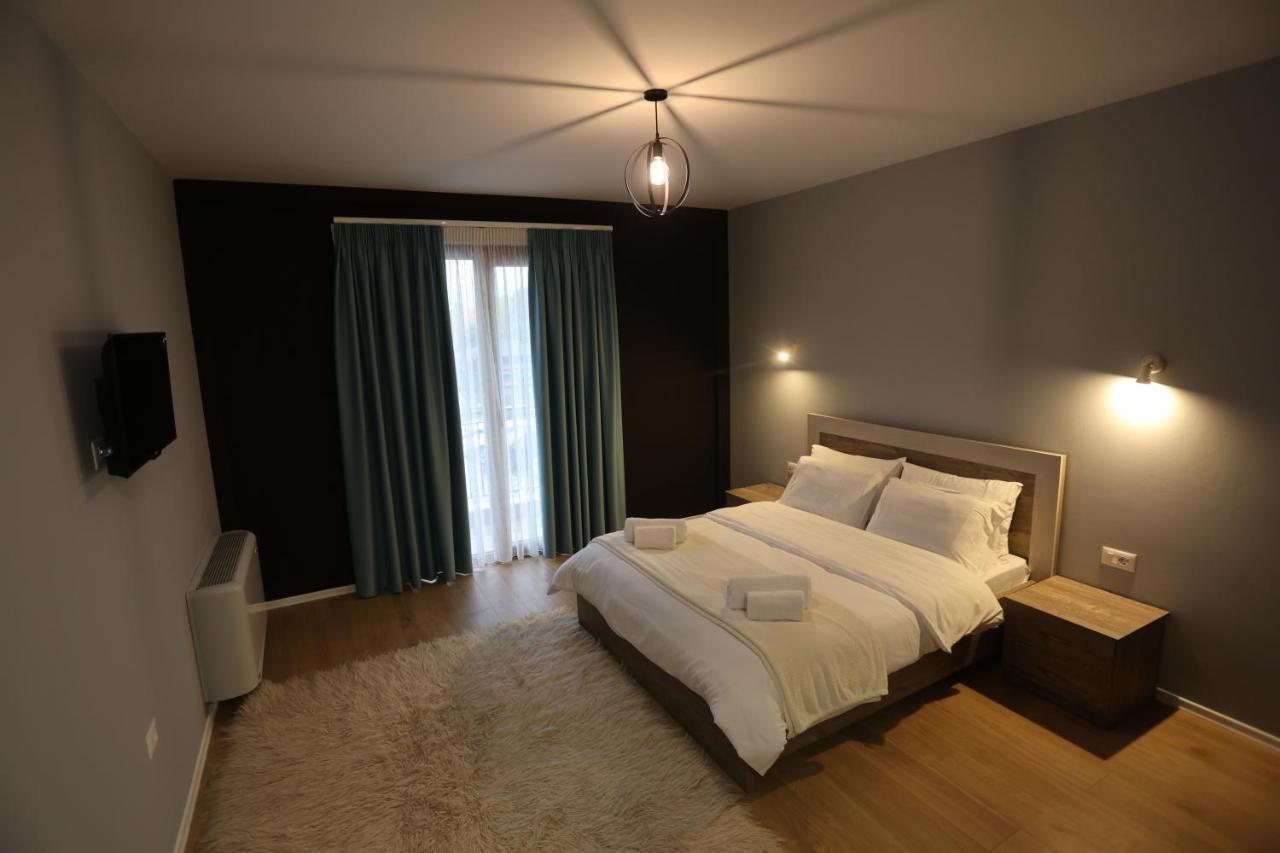 House Of Horses Shtepia E Kuajve Hotel Korce Exterior foto